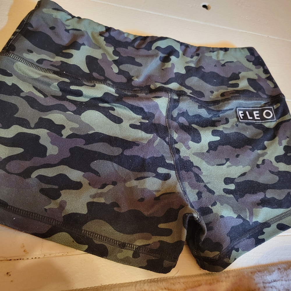 FLEO Women's Camouflage Shorts